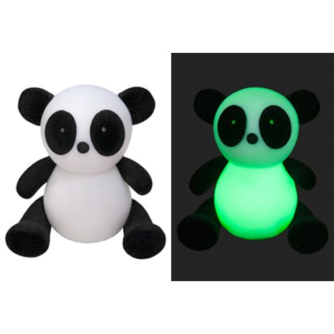 Милая панда не просто игрушка, она ещё и светится